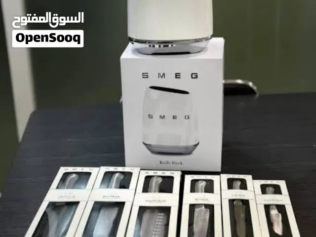 Smeg knife set brand new
