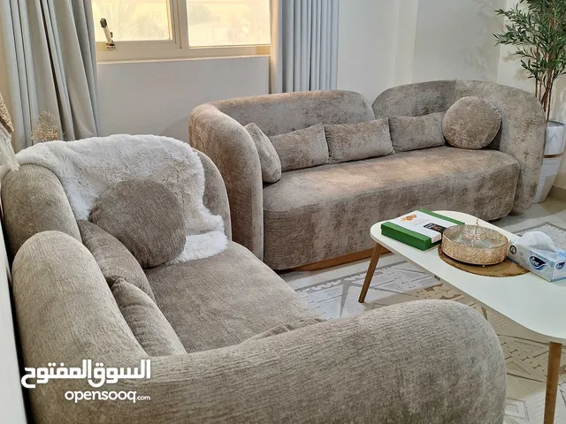 غرفة جلوس عصريه استخدام 10 شهور حالة ممتاز جدا