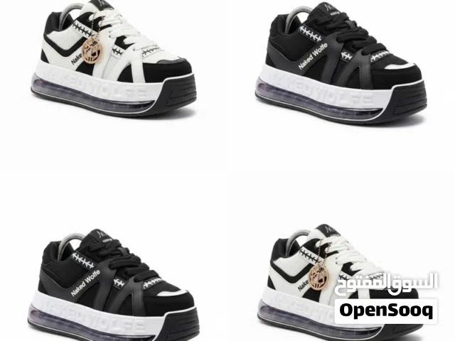 كوتشى جرئ Naked Wolfe Style  جرأةغير عادية