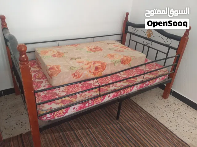 السلام عليكم سرير اطفال للبيع