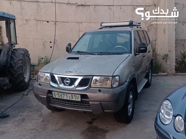 Nissan Terrano 2000 in Nablus