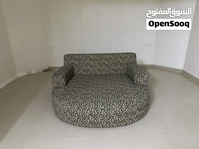 للبيع كنبة كبيرة