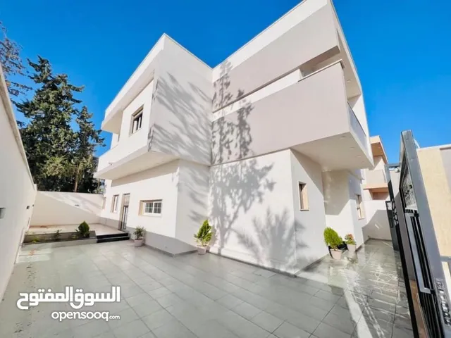 405 m2 More than 6 bedrooms Townhouse for Sale in Tripoli Ain Zara