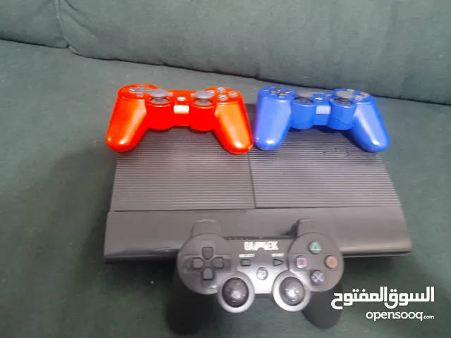 بلاستيشن 3 بحالة ممتازة بثلاث يدات تحكم