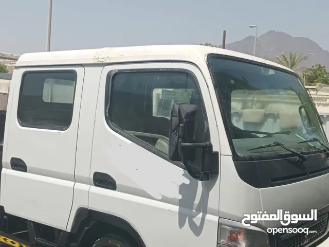 ميتسوبيشي كانتر بيك اب كابينة مذدوجة 2012