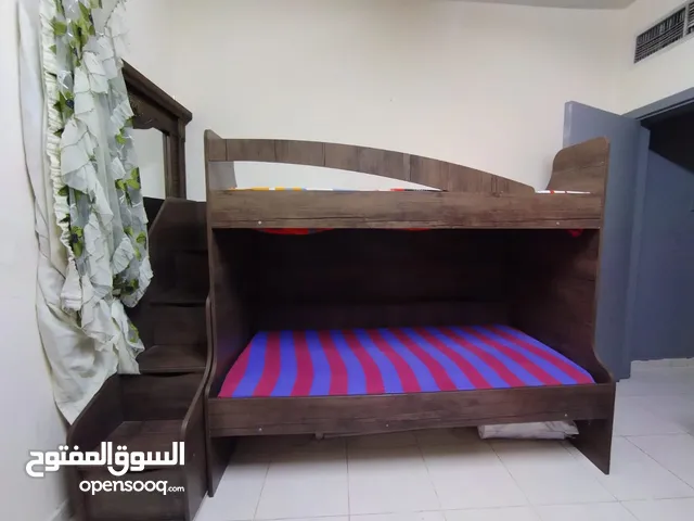 سرير اطفال دوبل بحالة جيده في عجمان النعيمية