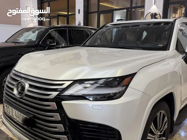 لكزس 2024 زيرو ابيض بلاتنيوم