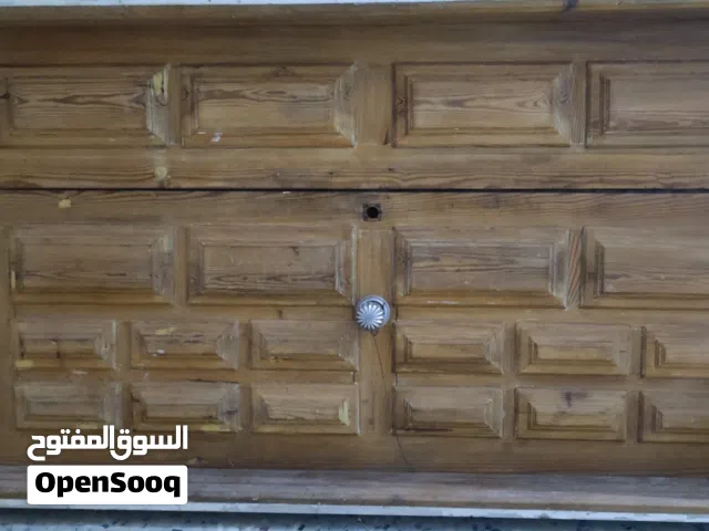 باب منزل للبيع