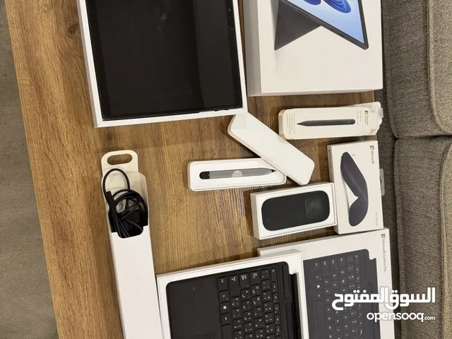 جهاز نظيف جدا مدة الاستعمال سنة مواصفات جبارة ، Surface pro 8 , 11th Gen , intel core i7 ,