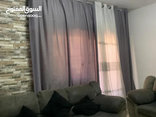 صاله امريكي نظام الدب مع برداي بحاله ممتازه بسعر 80 دينار