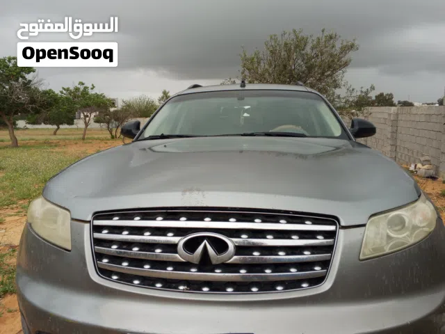 2005 إنفينيتي FX35 Standard