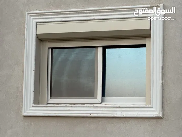 Aluminium shutter with electric motor remote control