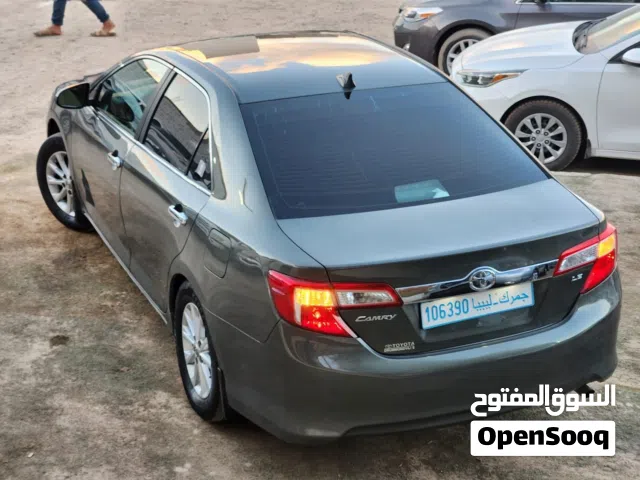 Toyota كامري 2013 سيارة ربي يبارك نظيفة مشي شوية