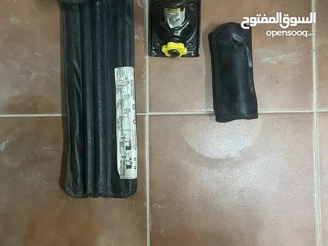 اكسسوارات سيارة وعدة امن طرق