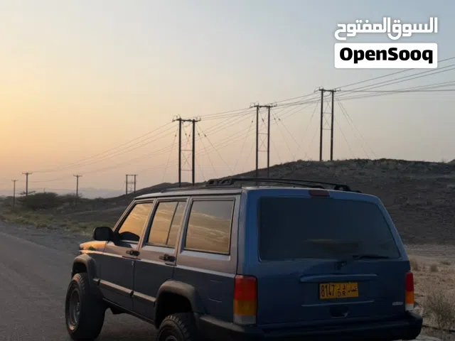 جيب شروكي 2000