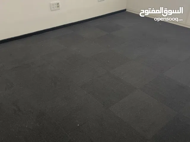 سجاد مكاتب مستعمل بحالة جيدة جدا