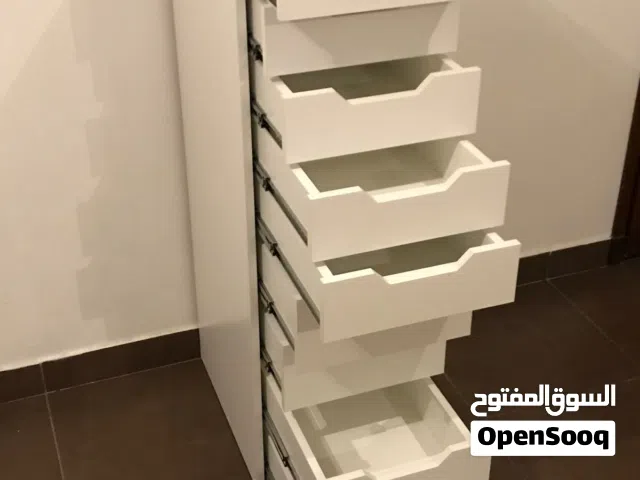 خزانة 9 مجرات لون ابيض ماركة ايكيا ،القياسات بالصور