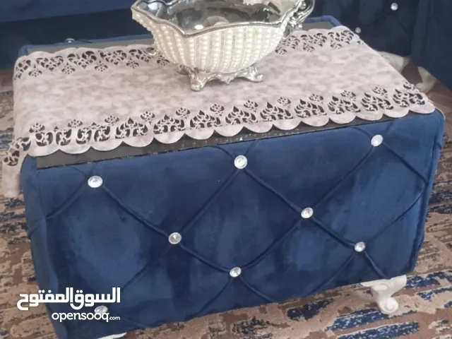 طاولات وسط وتنتين صغار وخزانه احذيه