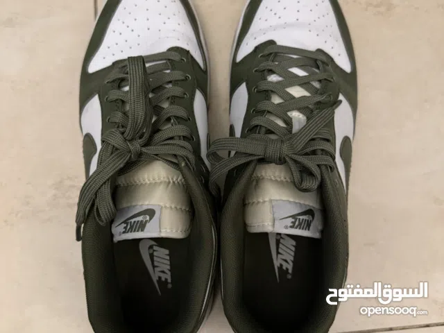 مجموعة احذية للبيع السعر حسب الحذاء