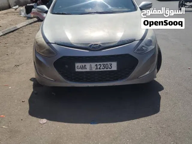 2012 هيونداي سوناتا Standard