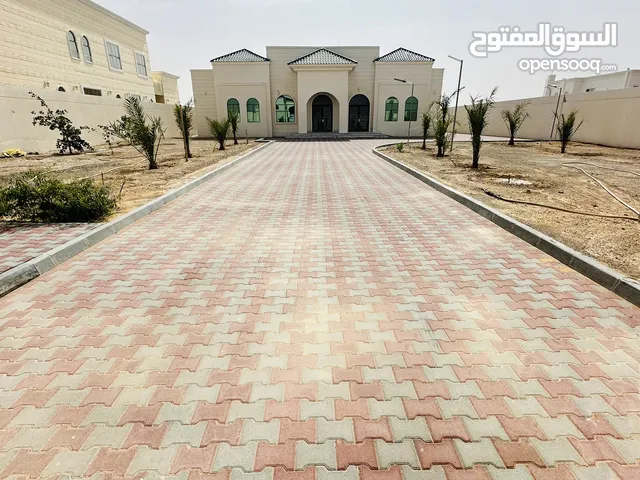 800m2 4 Bedrooms Villa for Rent in Al Ain Al Hiyar