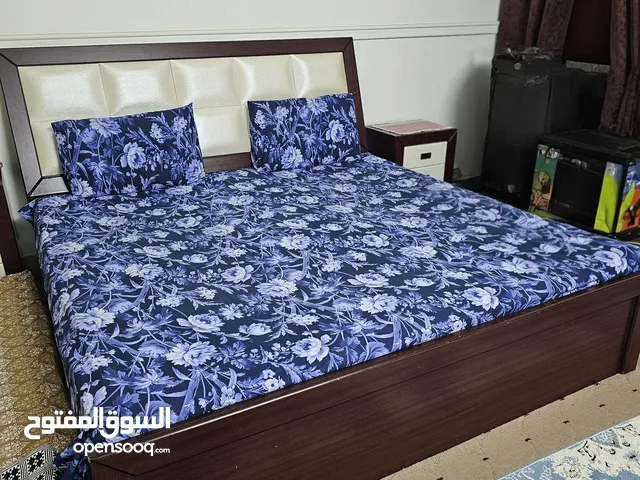 Six piece king size bedset