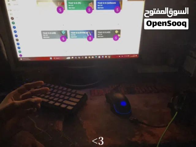 شاشة قيمنق شبه جديد مو مستعمل غير ثلاث ايام