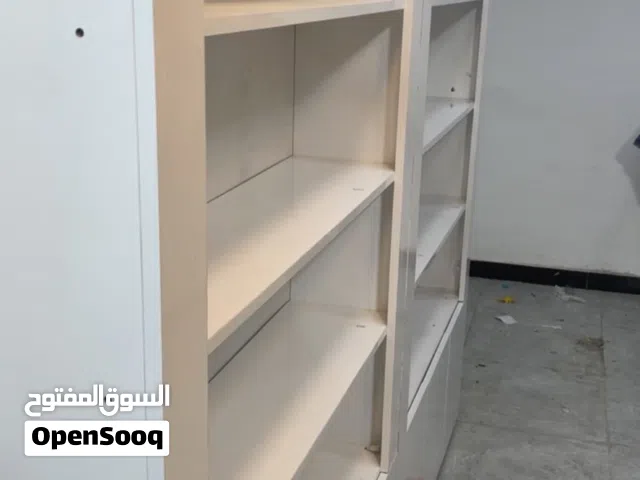 رفوف كوزمتك للبيع 4 قطع + قطعه مرايه تكدر تضطف الها رف + 2 عارضات للبيع استعمال 3 اشهر نضيفات جداً