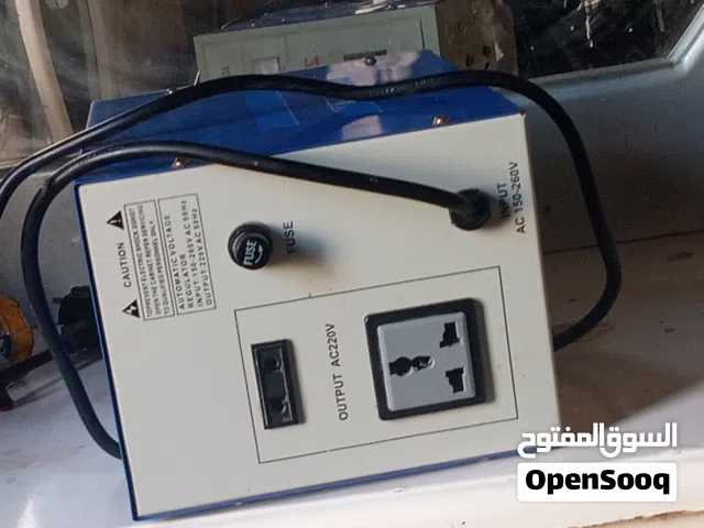 مقوي ومنضم كهرباء