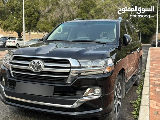 Used Toyota Land Cruiser in Al Ahmadi