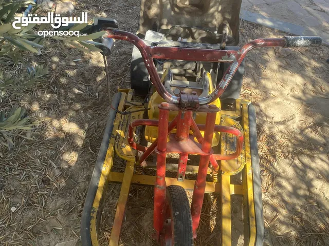 دراجة ثلاثية العجلات بتصميم  من كاربون