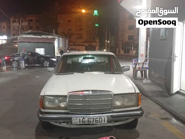 1978 مرسيدس بنز الفئة-E E 200