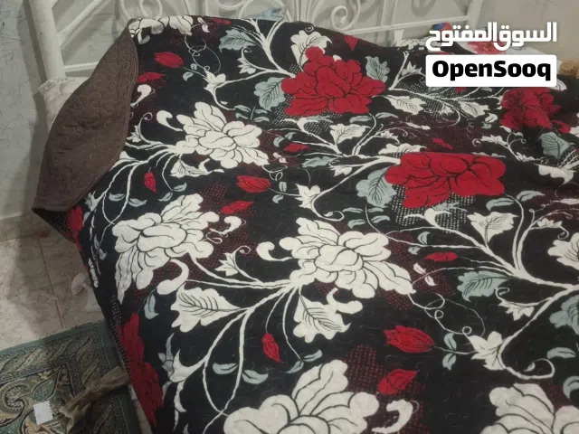 سرير حديد متين 2متر ف 2 متر بالمرتبة بتاعته  ومه تسريحه