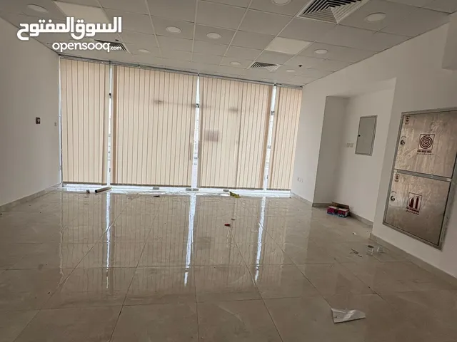 #11محل للايجار السنوي فرصه جيده للاستثمار موقع مميز جدا الراشدية 1عجمان مجال واسع أمام المحل فرصه