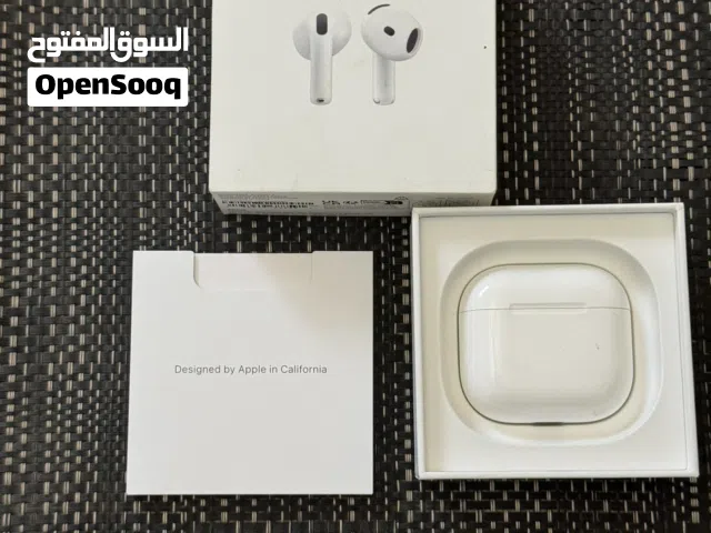 AirPods 4 سماعات استعمال نظيف