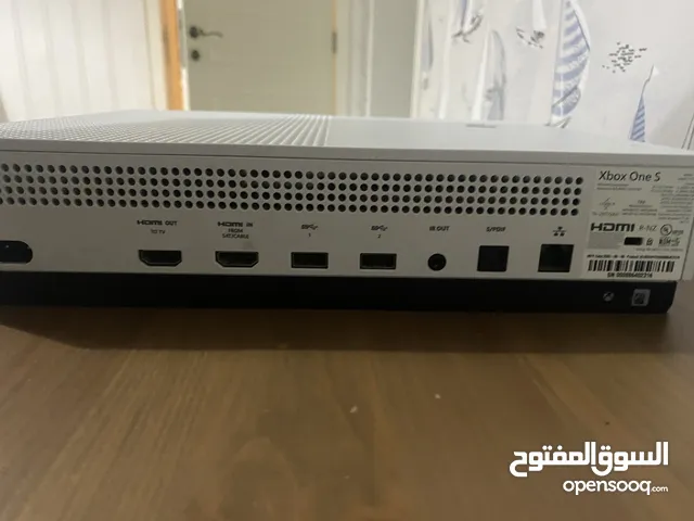 اكس بوكس شغال زين اخو اليديد ونصيف معه الريموت ماله قابل للتفاوض