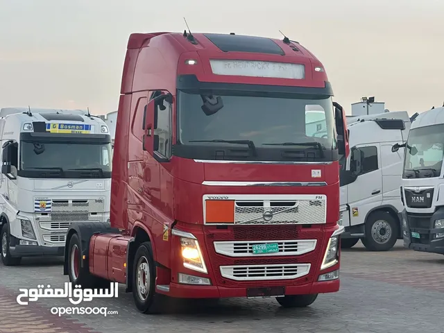 Tractor Unit Volvo 2015 in Al Batinah