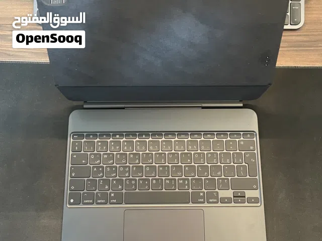 Apple Magic Keyboard iPad Pro 13-inch (Black) Arabic & English. No damage high quality