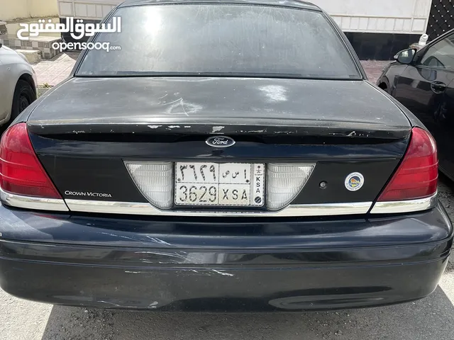 فورد فكتوريا سعودي لون اسود الداخلية بيج