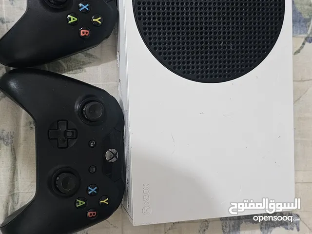 إكس بوكس سيروس اس مع يدتين