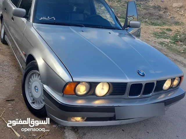 بي ام 520i