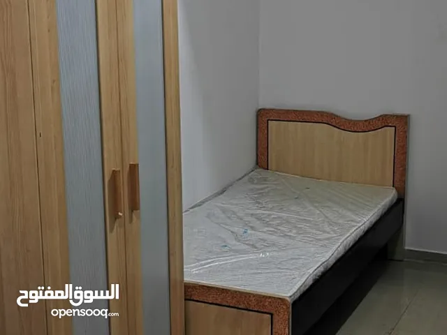 سرير للايجار لشاب عربي