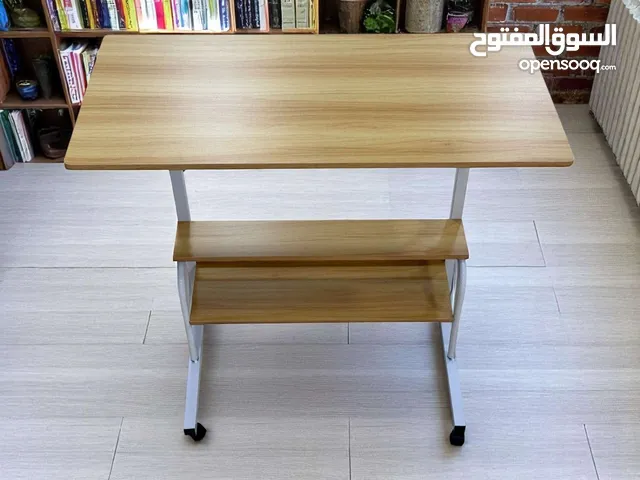 ميز دراسة وحاسبوب متحرك اوثابت