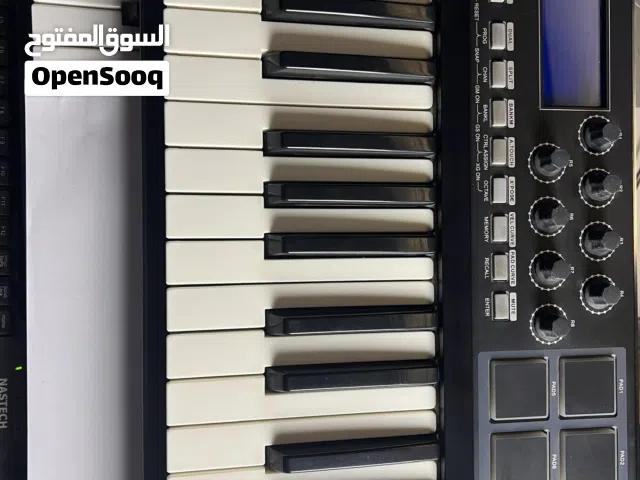 WORLDE Banda Controller 25 - key MIDI Keyboard Controller - حالة ممتازة