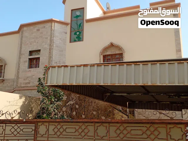 فيلا + 5 شقق سكنى تجاري للبيع الخوض الثانية  قريب محكمة السيب