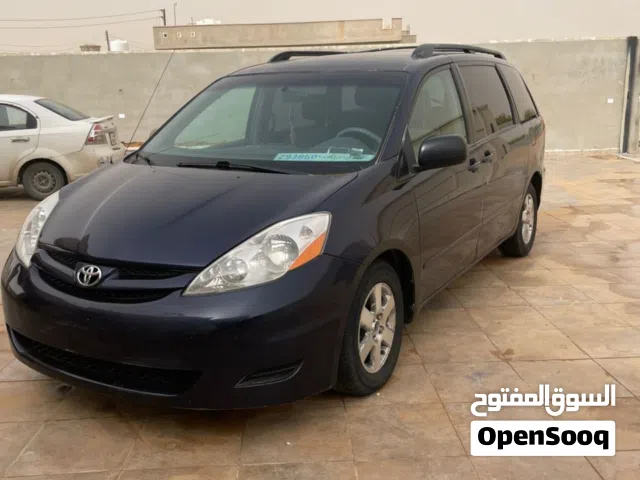 تويوتا سيينا 2010