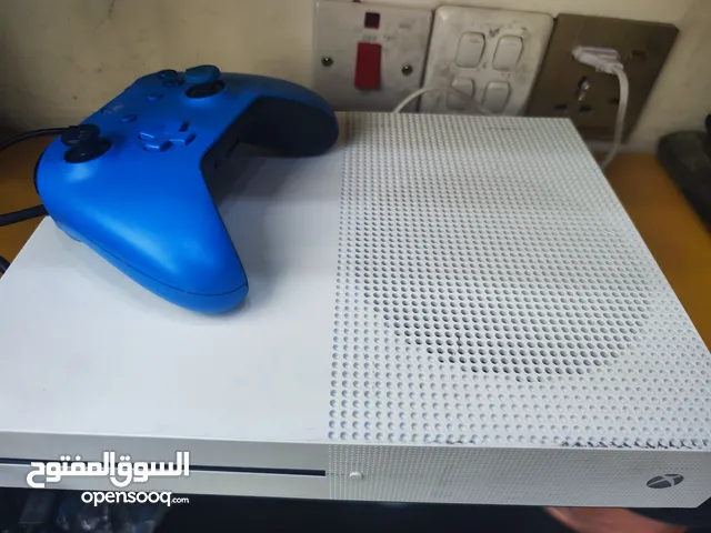 اكسبوكس نضيف جدا وان اس مع كيم باس3اشهر
