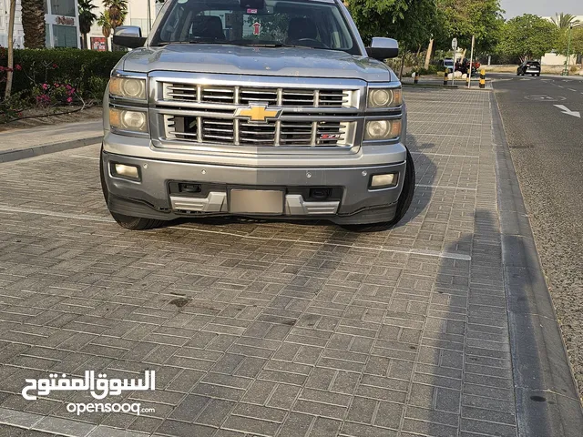 للبيع سلفرادو مع الرقم متميز رقم التواصل
