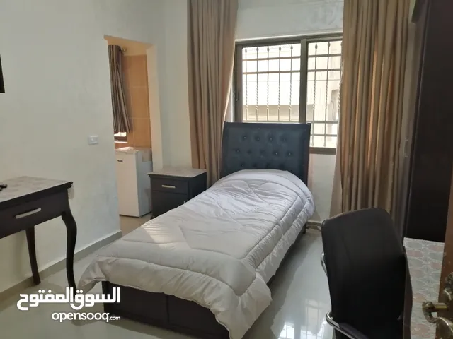 30 m2 1 Bedroom Apartments for Rent in Amman University Street