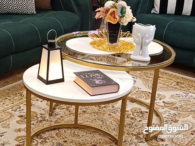 طاولة وسط قطعتين بحالة ممتازة استخدام بسيط جداً